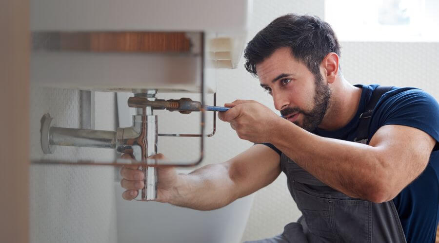 Professional water heater installation services in Lynnville, IA
